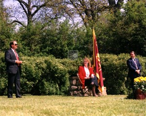 Image description is not available for 1992.080